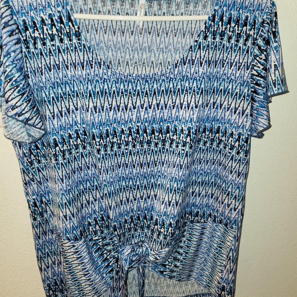 scoop neck chevron pattern tie knot business casual top